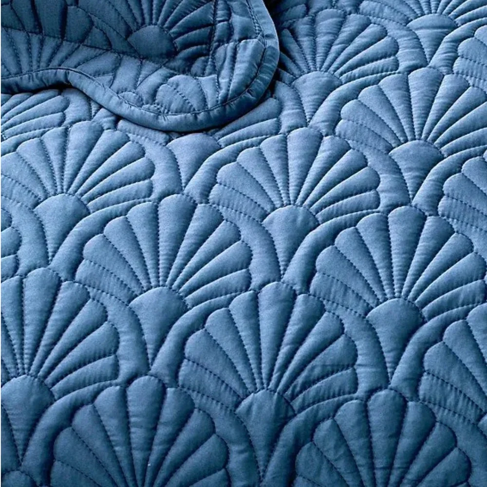 3pc TED BAKER Deco Shell Sapphire Blue Quilt Set-Scalloped Edges- King- 108